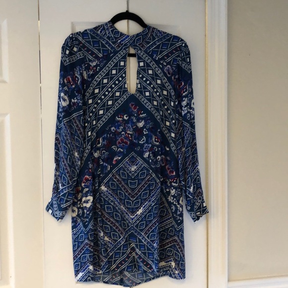 Express dress - Picture 1 of 5